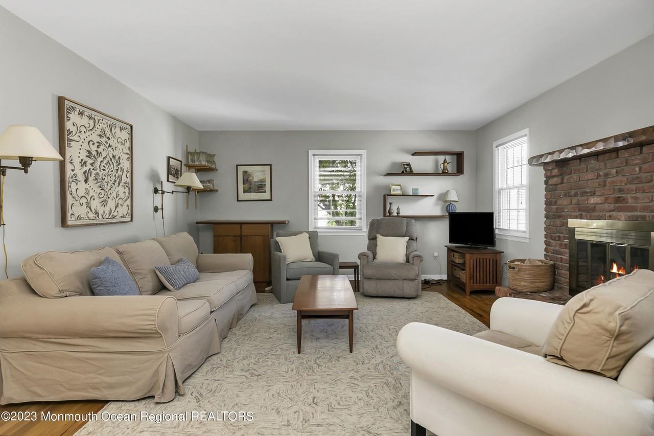 203 Washington Blvd - Photo 7 of 27