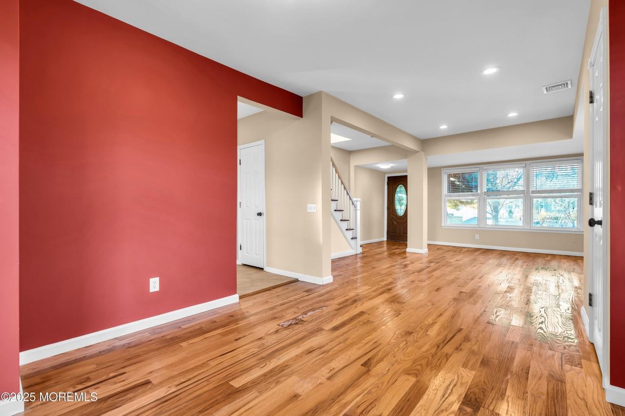 493 Sairs Ave - Photo 6 of 19