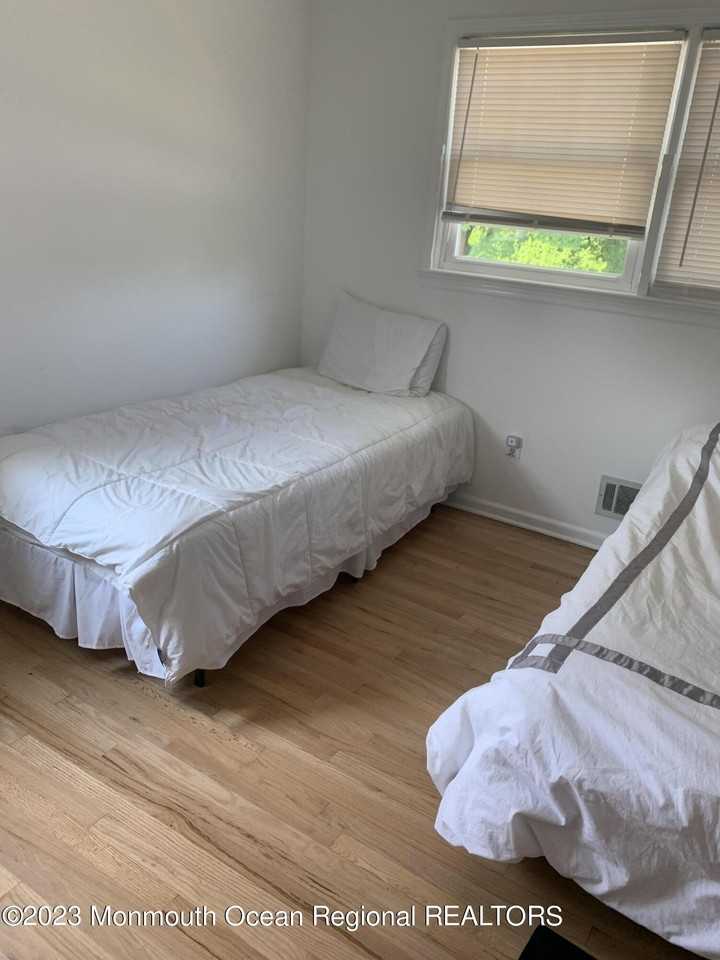 1169 Lincoln Ct - Photo 7 of 7