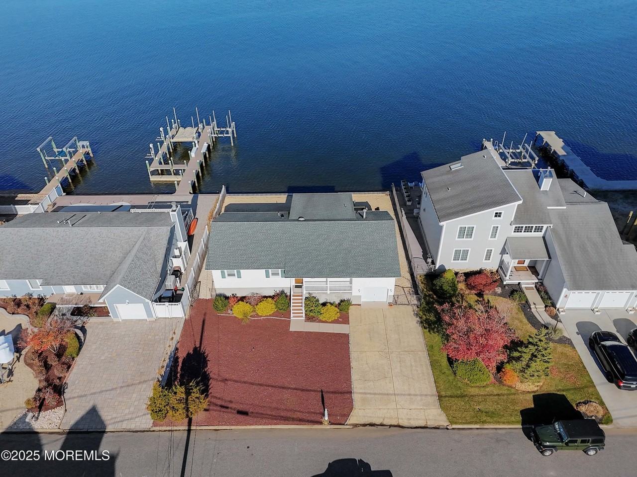 1828 Ensign Ct - Photo 4 of 36