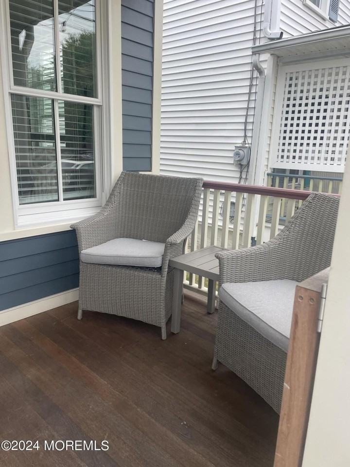 64 Abbott Ave - Photo 3 of 19