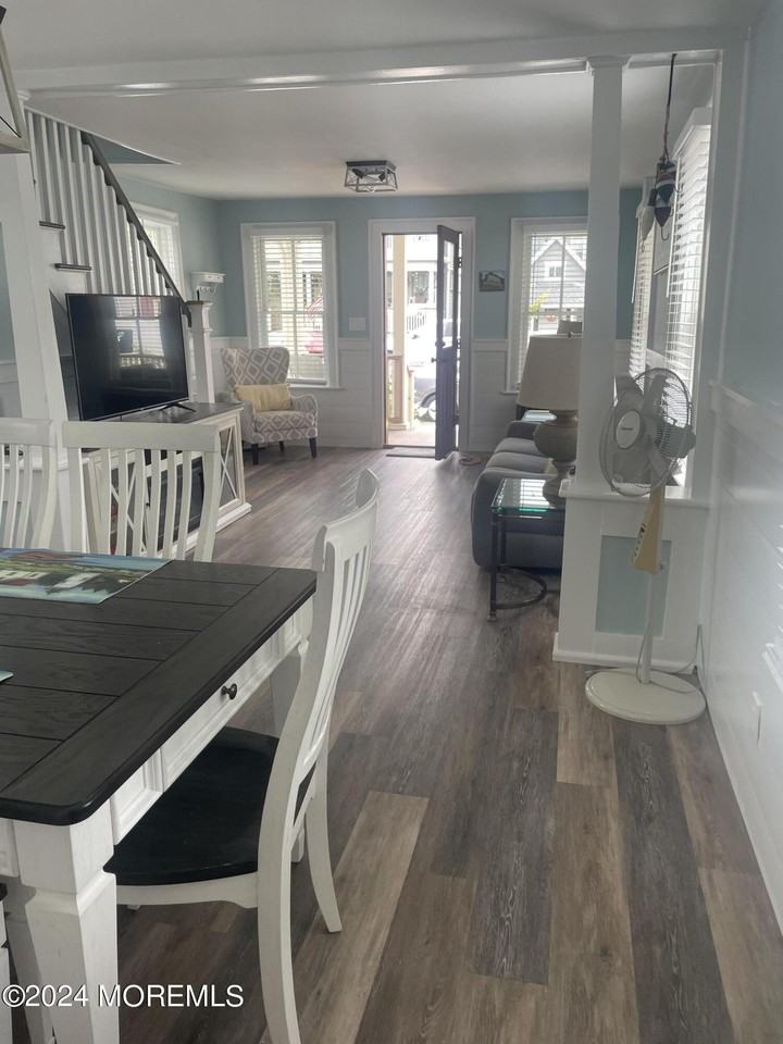 64 Abbott Ave - Photo 5 of 19