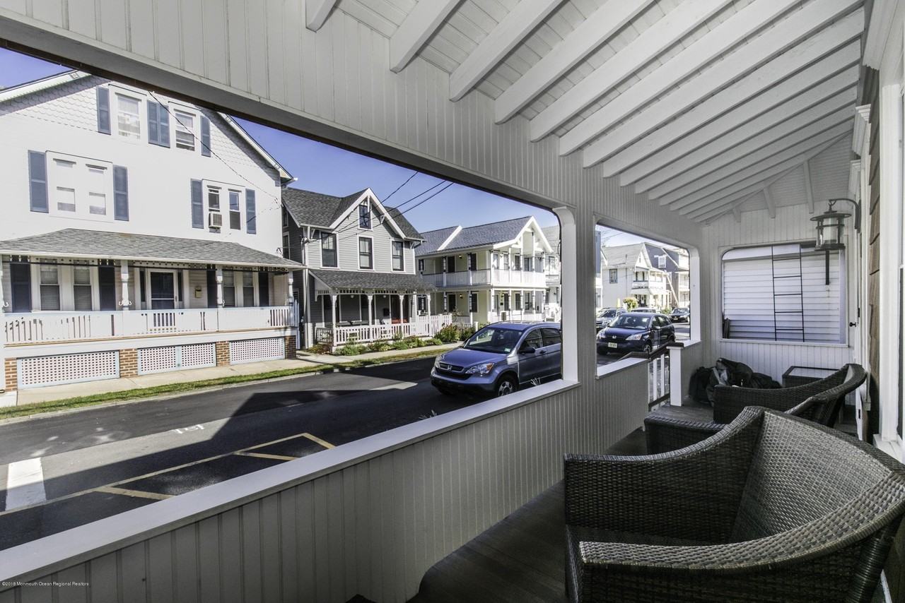 42 Central Ave - Photo 6 of 35