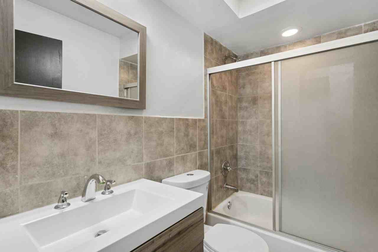 55 W Ann St #B - Photo 5 of 20