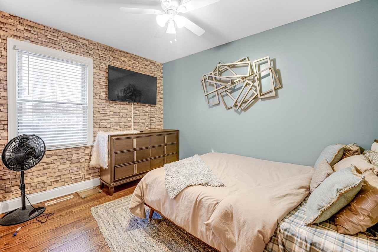 10516 S Eggleston Ave - Photo 5 of 16