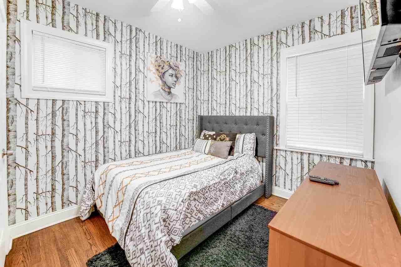 10516 S Eggleston Ave - Photo 7 of 16