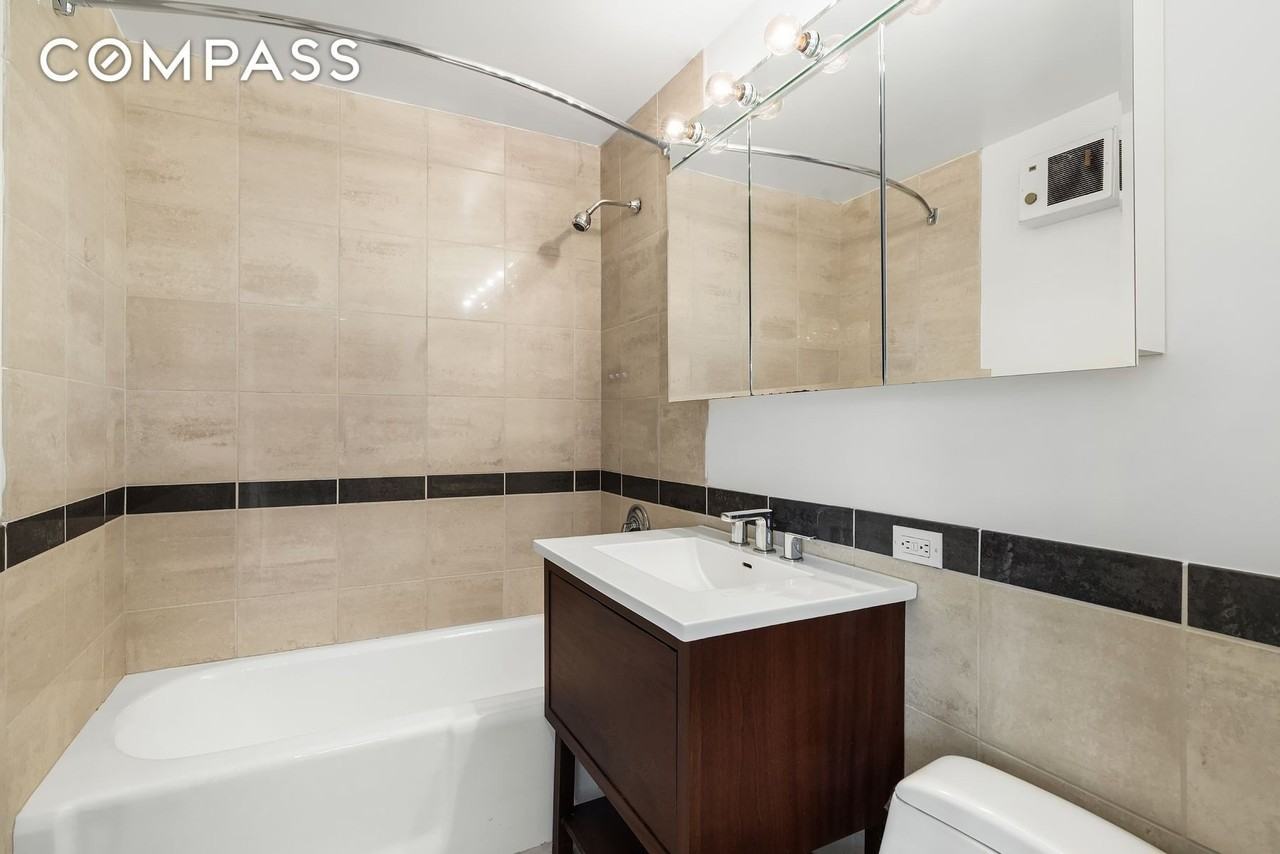 35 W 33rd St - Photo 3 of 24