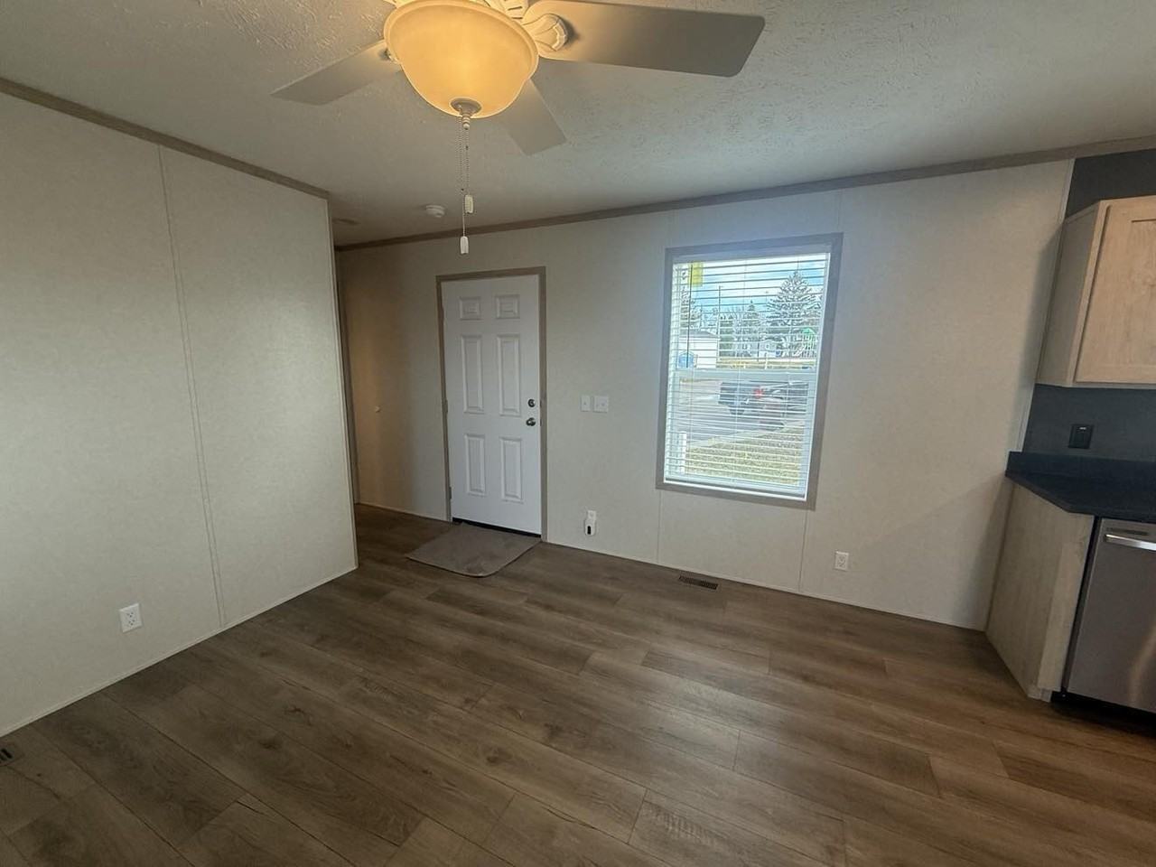 300 Forrest Ave #41 - Photo 3 of 6