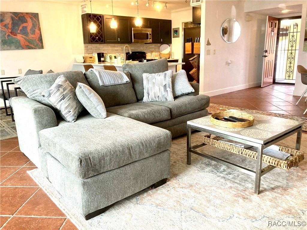 373 Nw 14th Pl - Photo 3 of 32