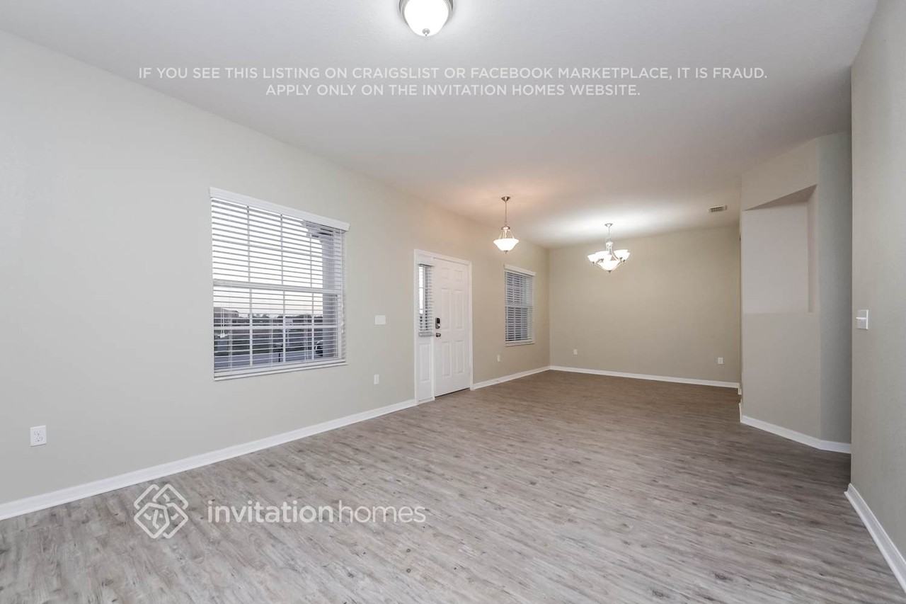 3605 Bristol Cove Ln - Photo 2 of 21