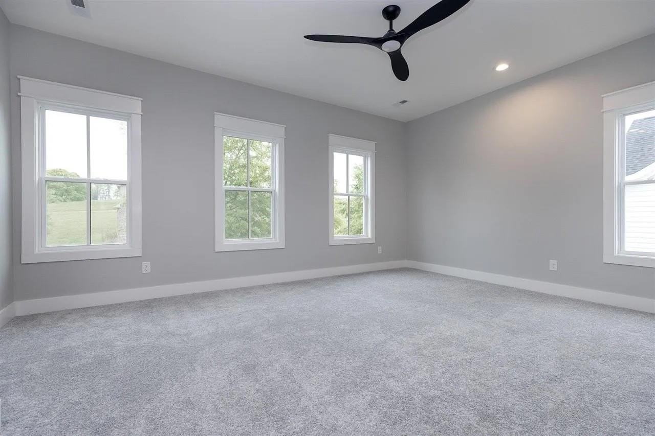 633 Village Way - Photo 5 of 19