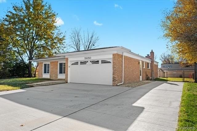 5650 Willow Creek Dr - Photo 3 of 29