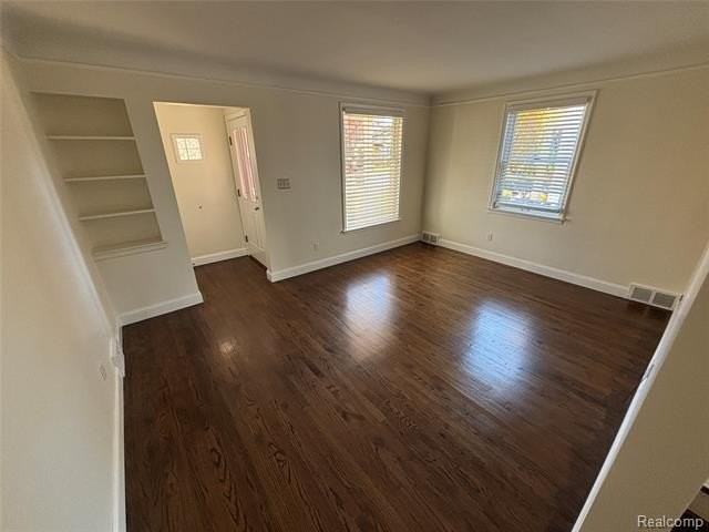 1562 S Bates St - Photo 4 of 37