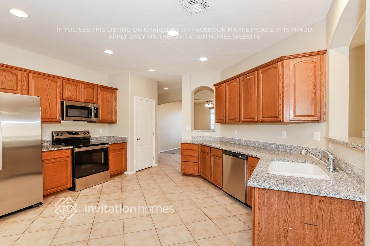 17682 West Cavedale Drive - Photo 5 of 17