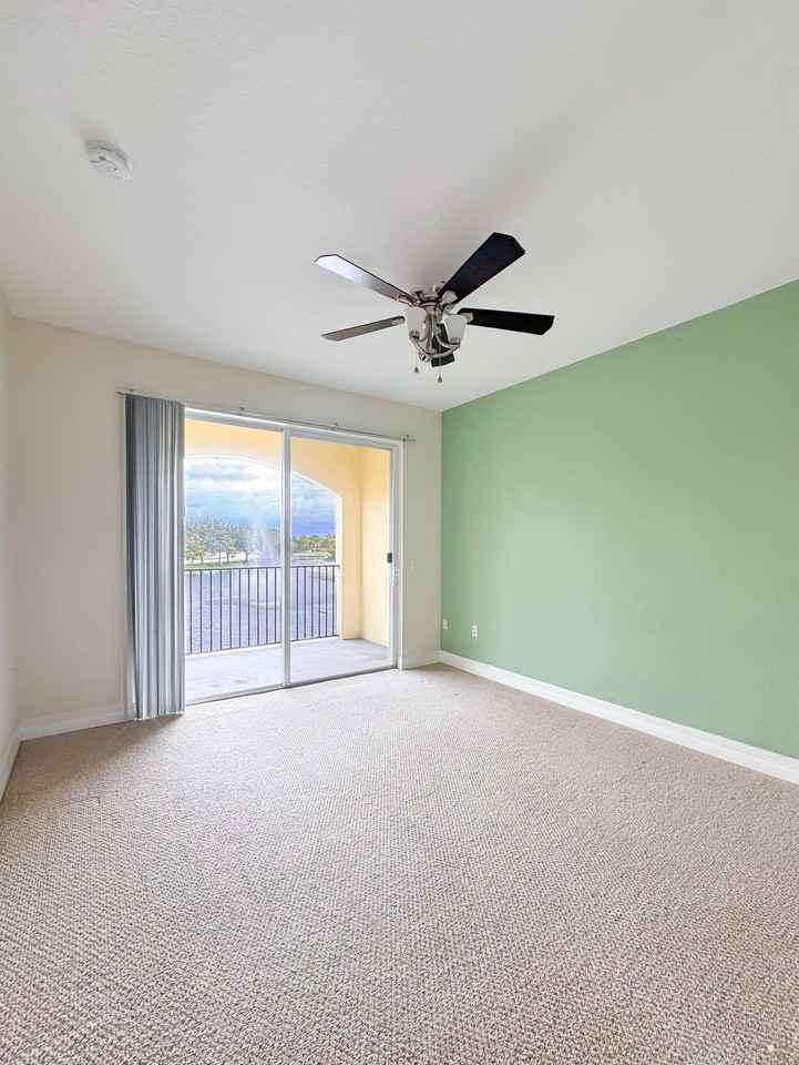 55 Southeast Palermo Court #201 - Photo 5 of 14