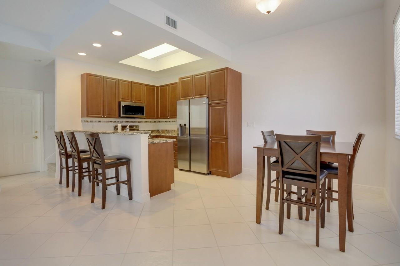 518 N Federal Hwy #9 - Photo 4 of 25