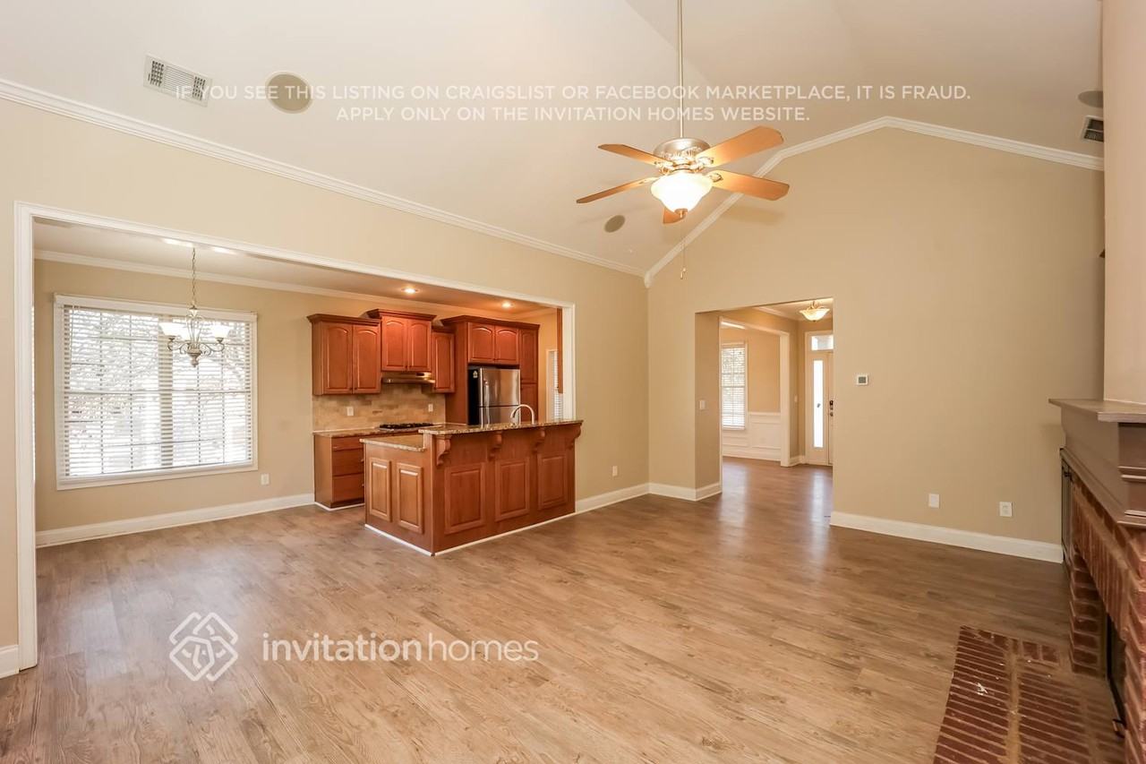 9207 Golfview Circle - Photo 5 of 18