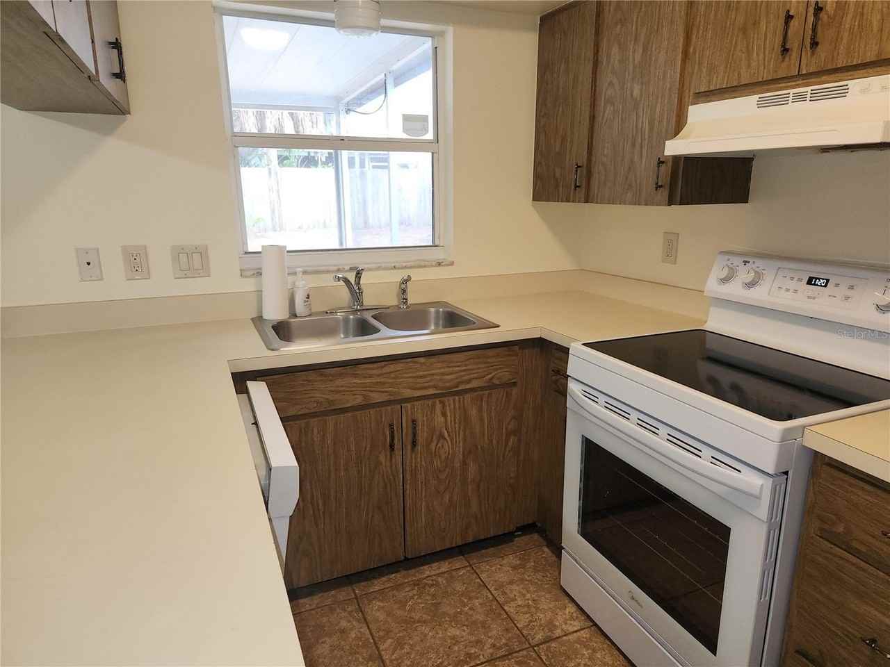 3914 Gatewood Dr - Photo 7 of 21