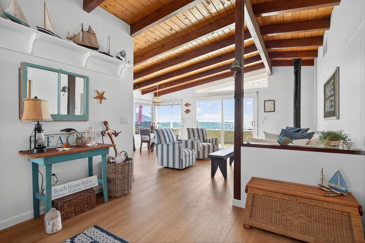 3884 Pacific Coast Highway - Photo 7 of 29