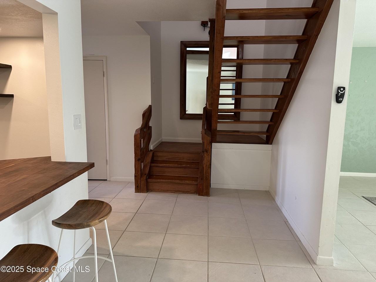 56 Emerald Ct - Photo 5 of 24