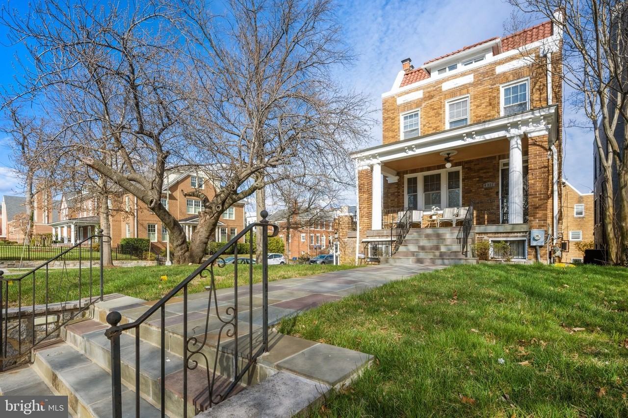 4221 16th St Nw - Photo 3 of 39