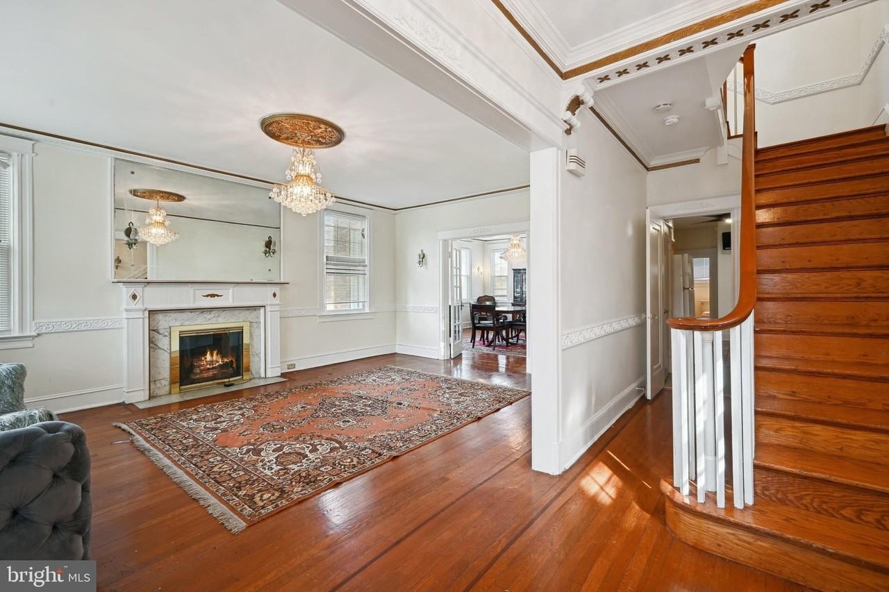 4221 16th St Nw - Photo 5 of 39