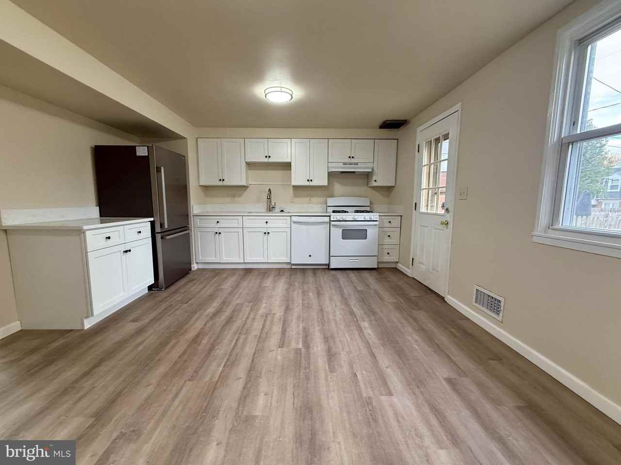 2008 Ewald Ave - Photo 3 of 25