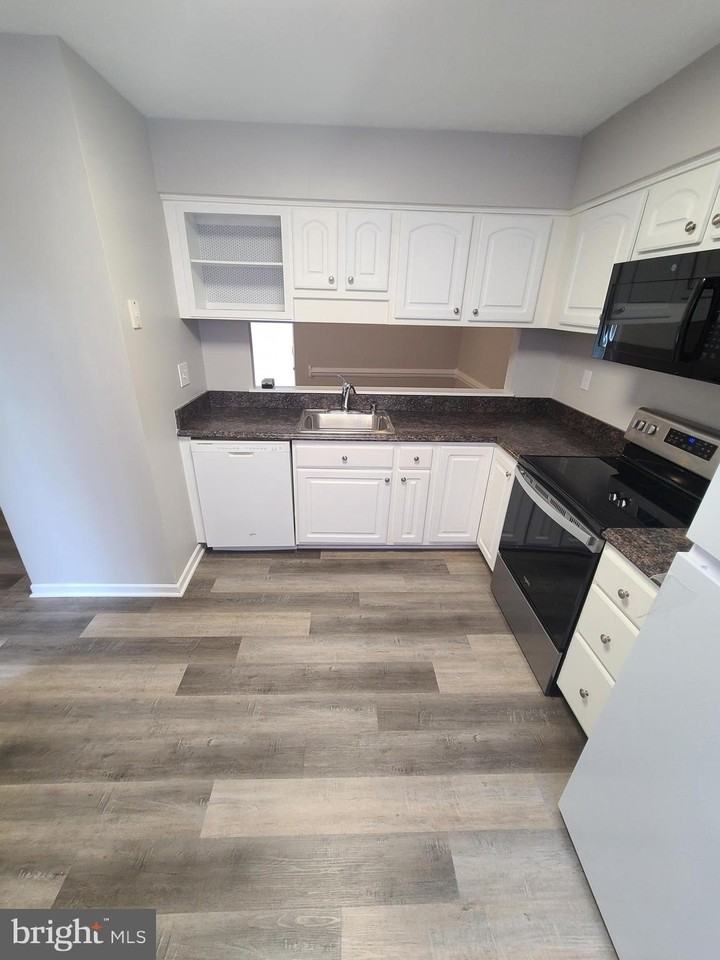 18042 Ohara Cir - Photo 6 of 35