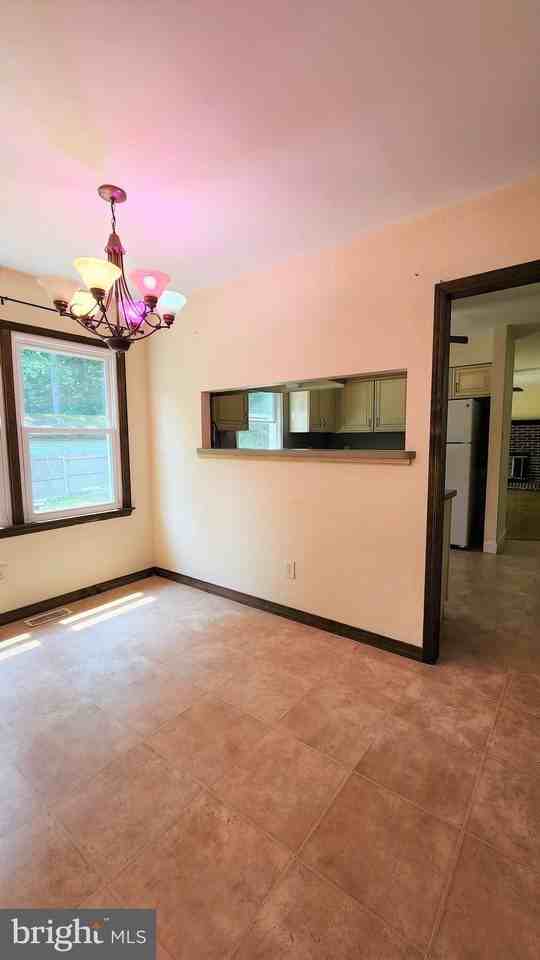 408 Deptford Road - Photo 4 of 13