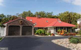 featured image of 24 Rose Apple Rd