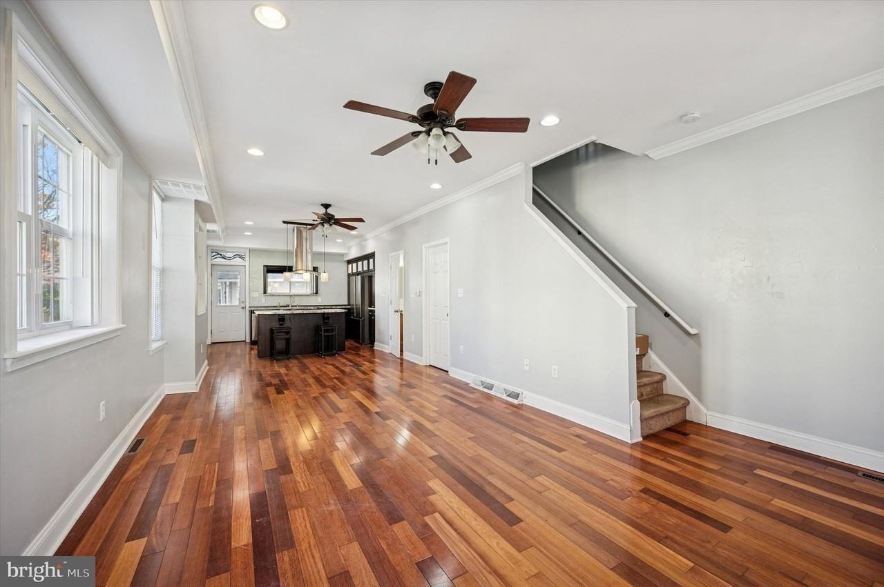 389 Conarroe St - Photo 3 of 15