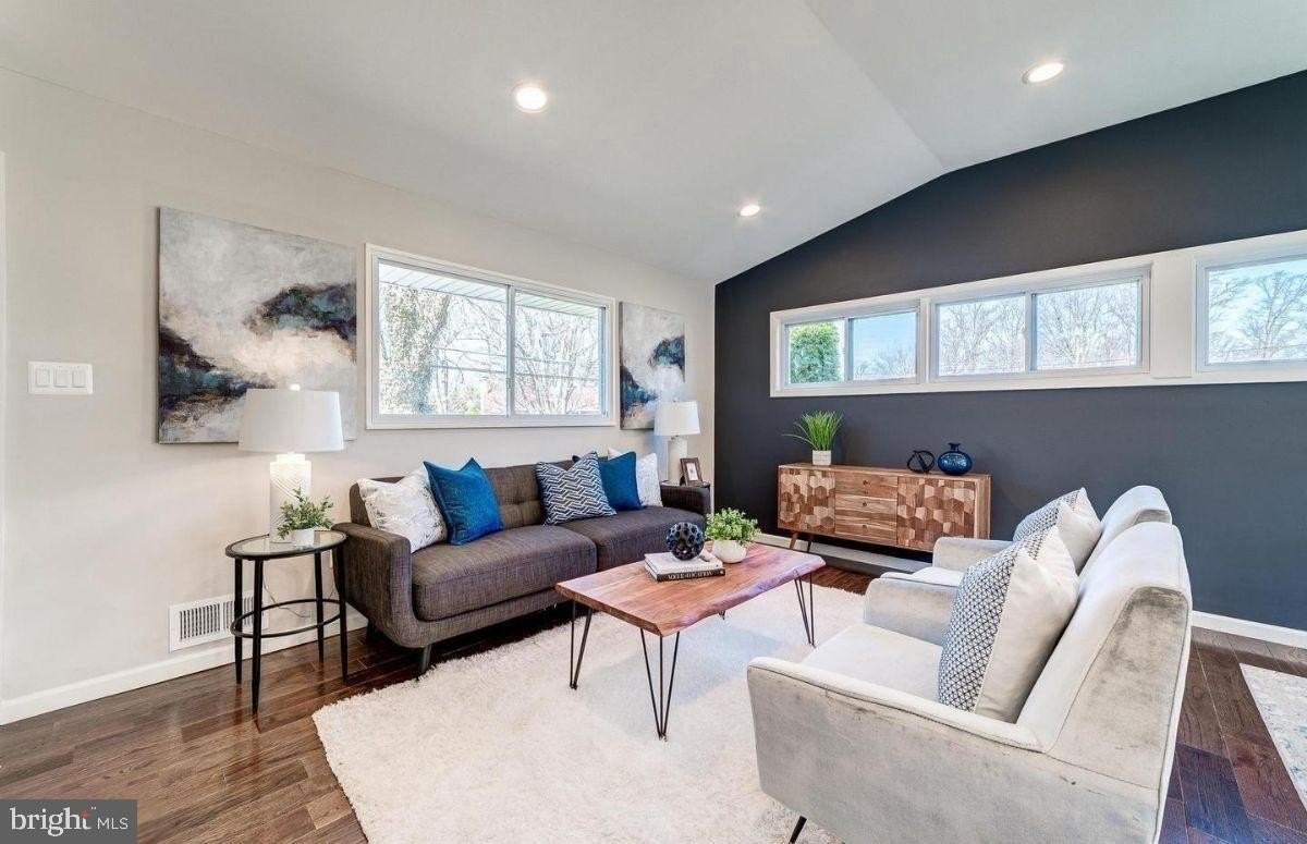 4207 Woodland Drive - Photo 4 of 29