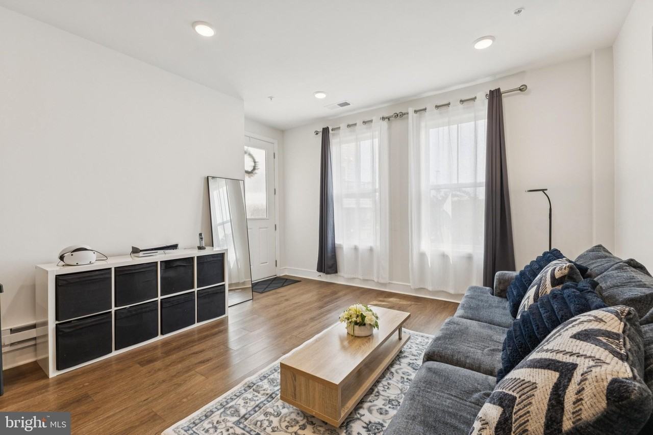 42597 Nubbins Ter - Photo 5 of 40