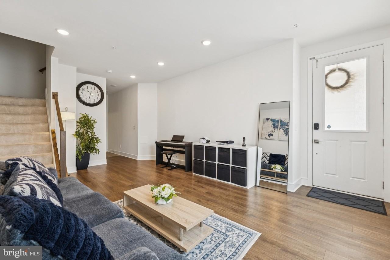 42597 Nubbins Ter - Photo 6 of 40