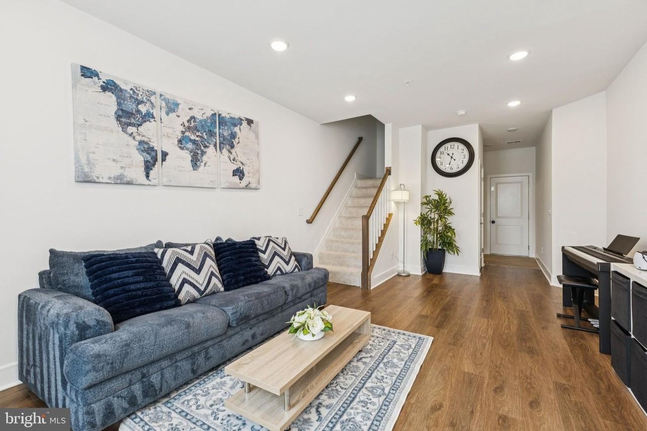 42597 Nubbins Ter - Photo 7 of 40