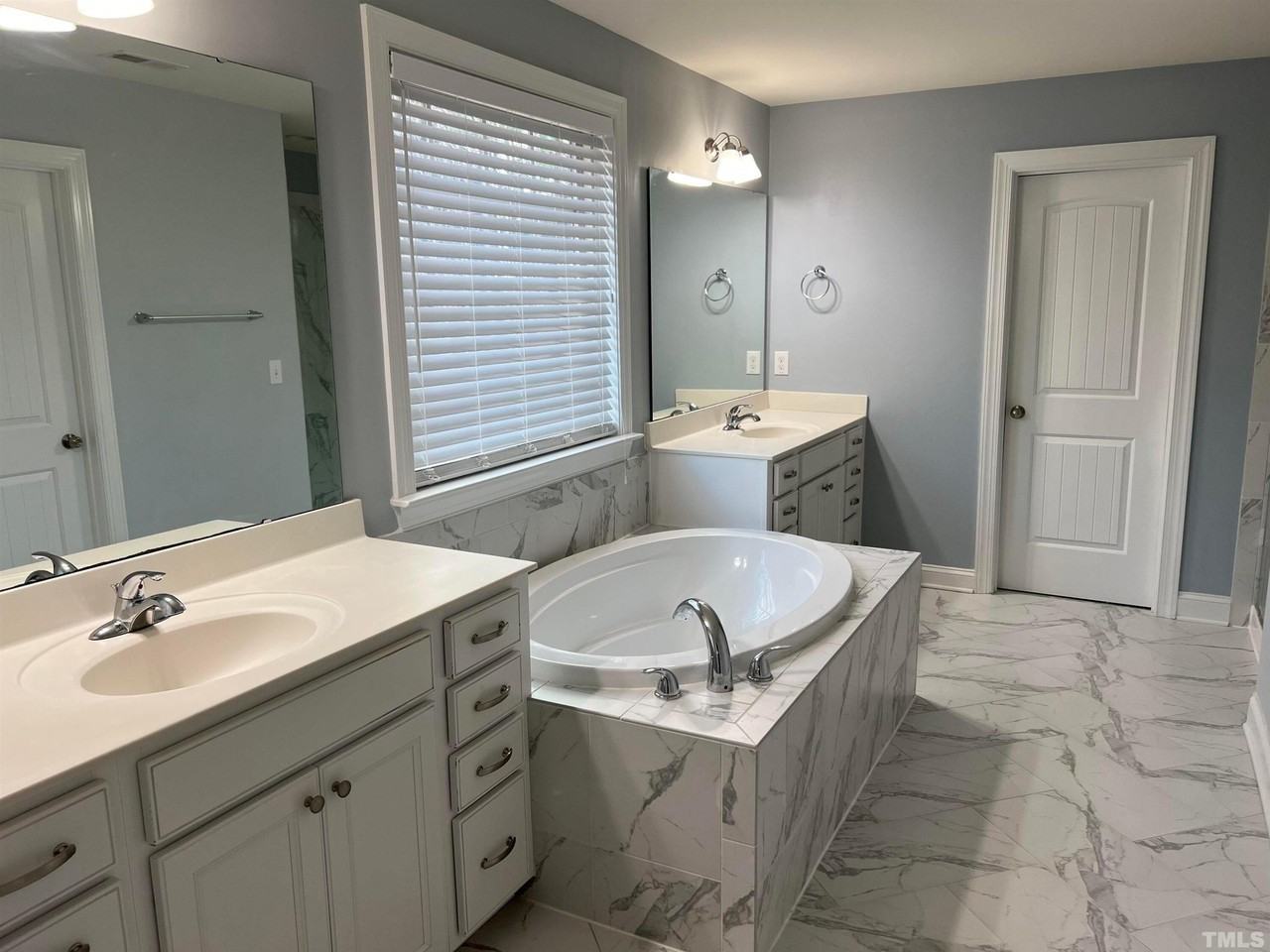 121 Red Bark Court - Photo 5 of 24