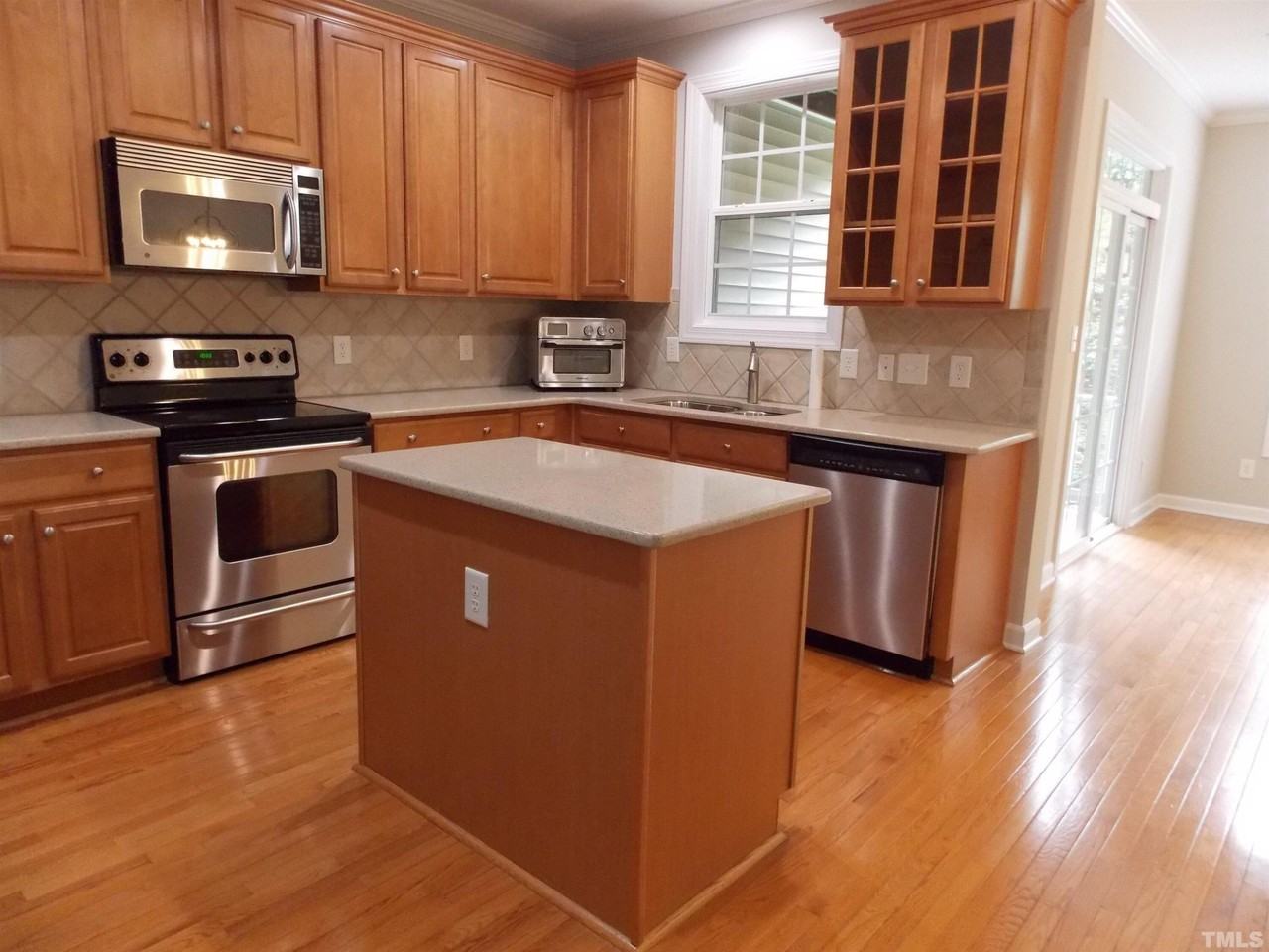 4032 Abbey Park Way - Photo 4 of 35