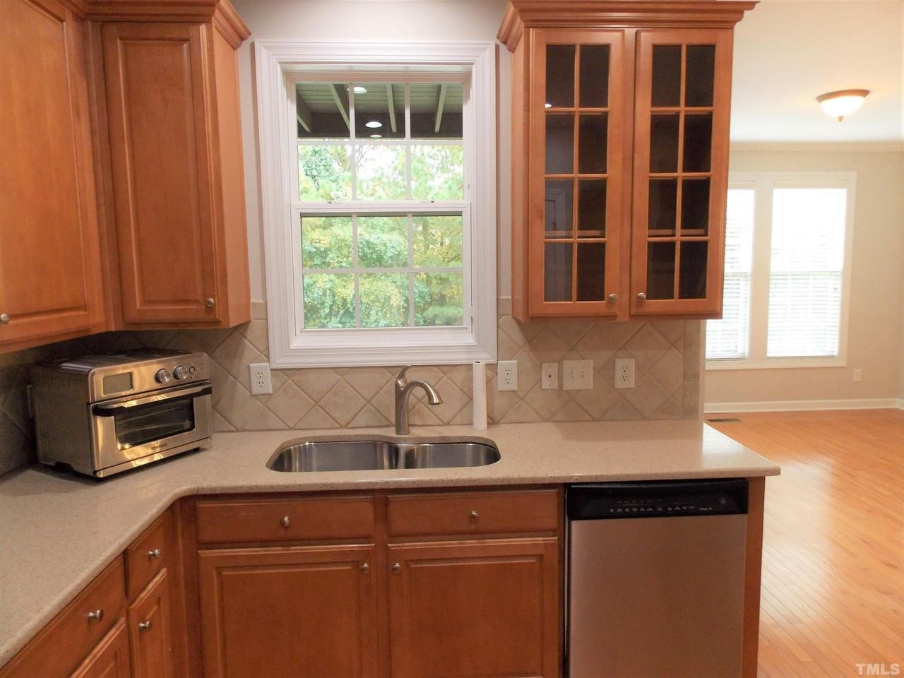 4032 Abbey Park Way - Photo 5 of 35