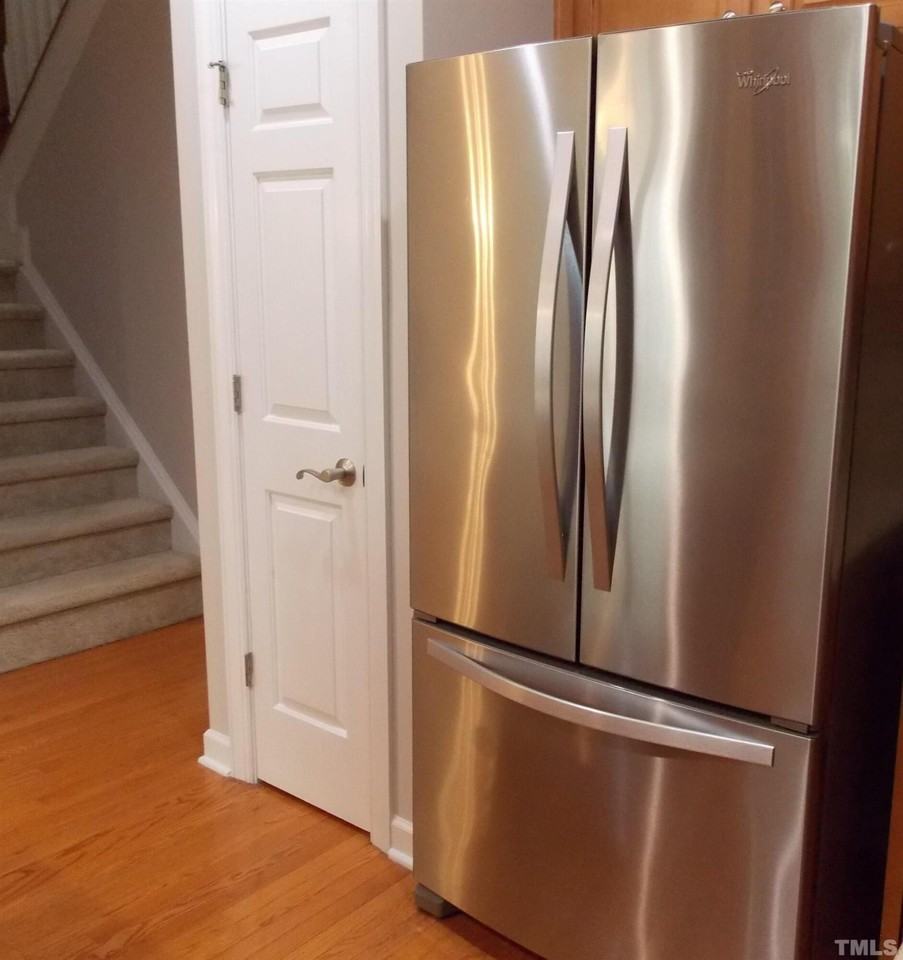 4032 Abbey Park Way - Photo 6 of 35