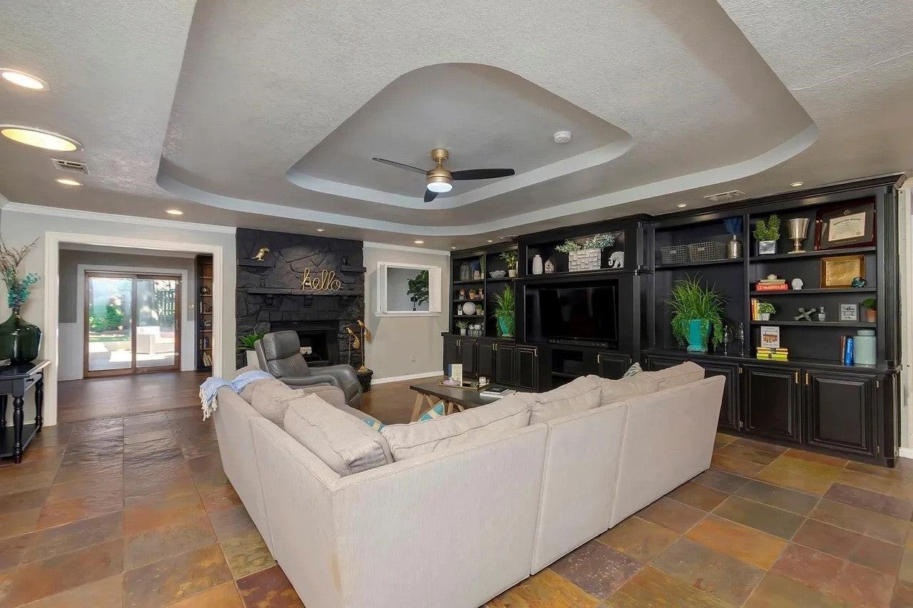 1132 Sunrise Dr - Photo 4 of 17