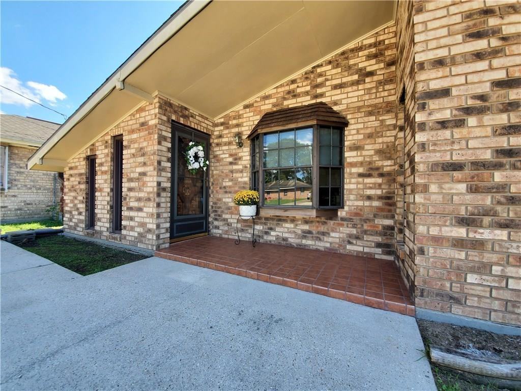 114 Gamma St - Photo 2 of 23