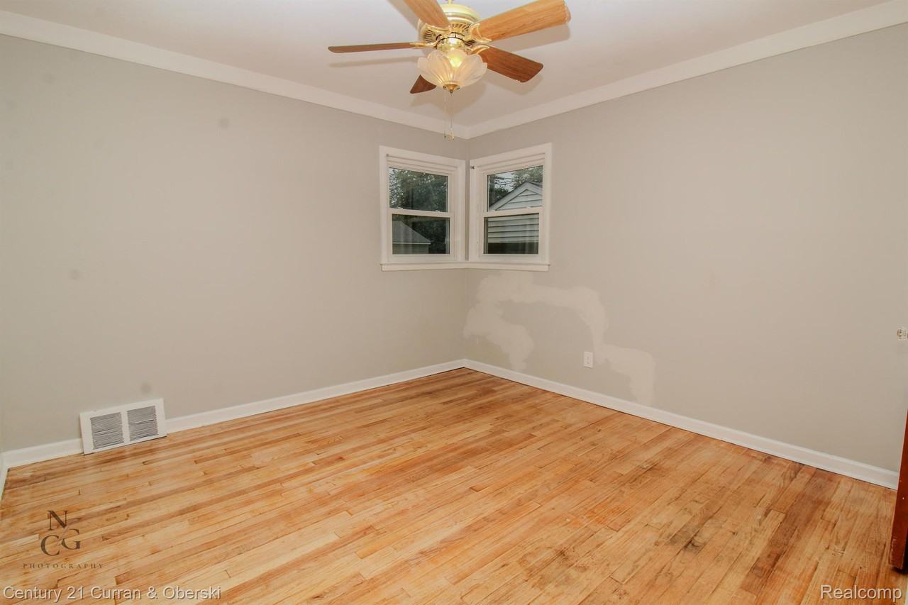 771 Farnham Ave - Photo 5 of 12