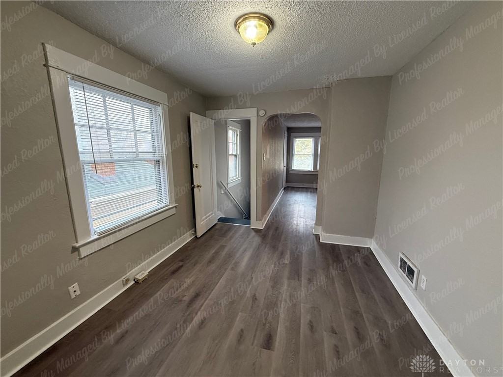 1133 Linda Vista Ave - Photo 5 of 15