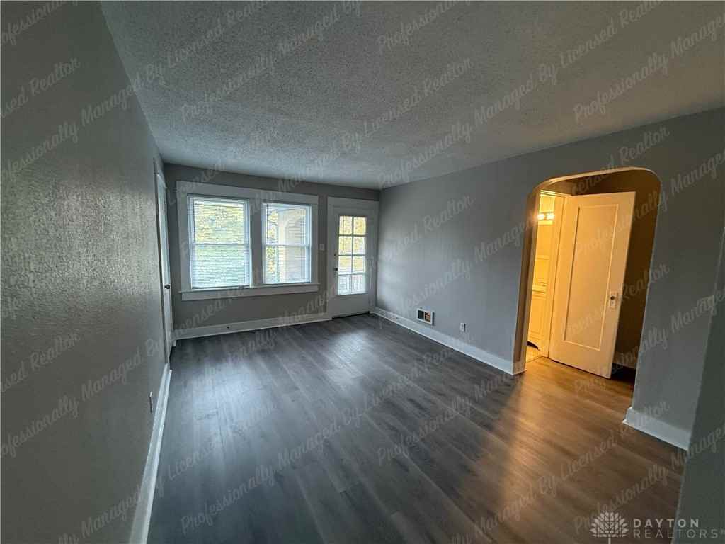 1133 Linda Vista Ave - Photo 6 of 15