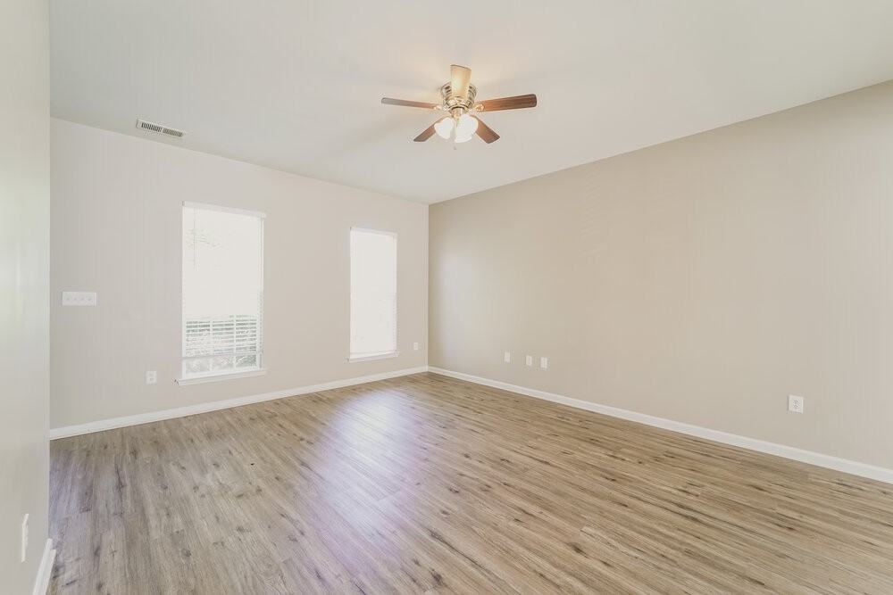 9216 Aloysia Ln - Photo 7 of 20