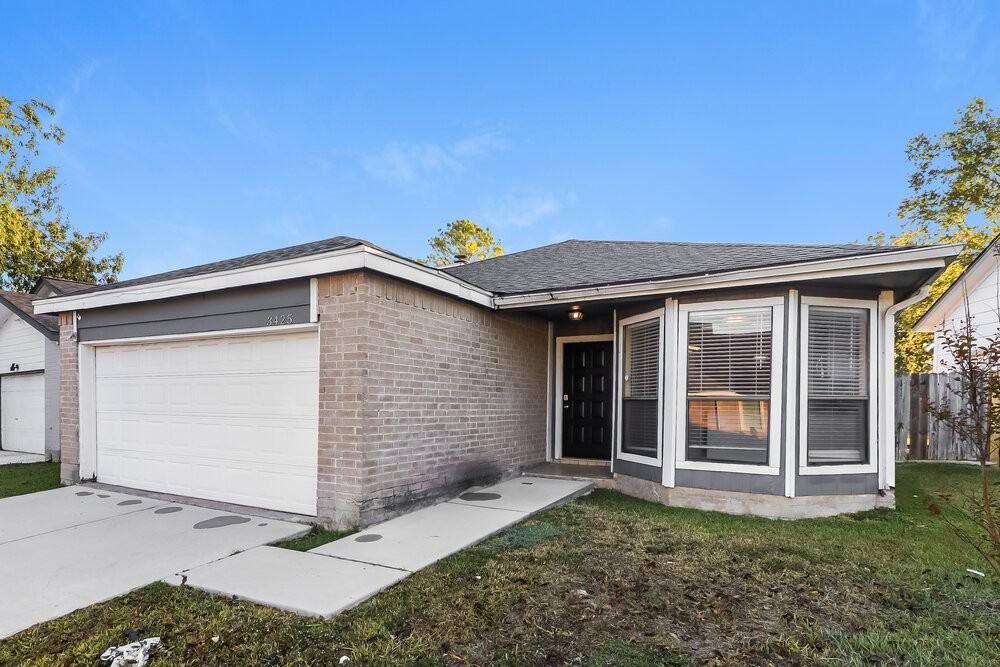 3425 Benfield Dr - Photo 3 of 16