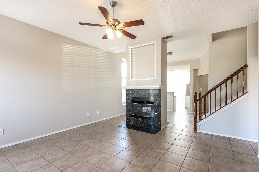 1418 Post Oak Dr - Photo 5 of 17