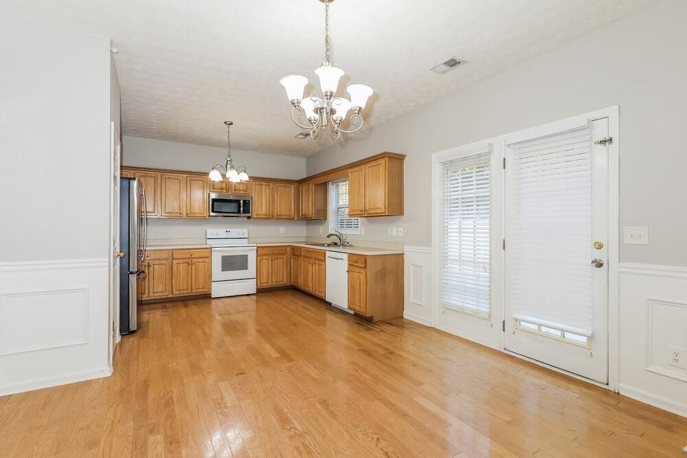 145 Alessie Dr - Photo 7 of 17