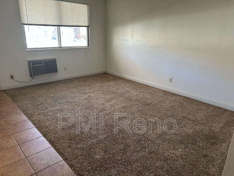 370 La Rue Ave - Photo 5 of 10