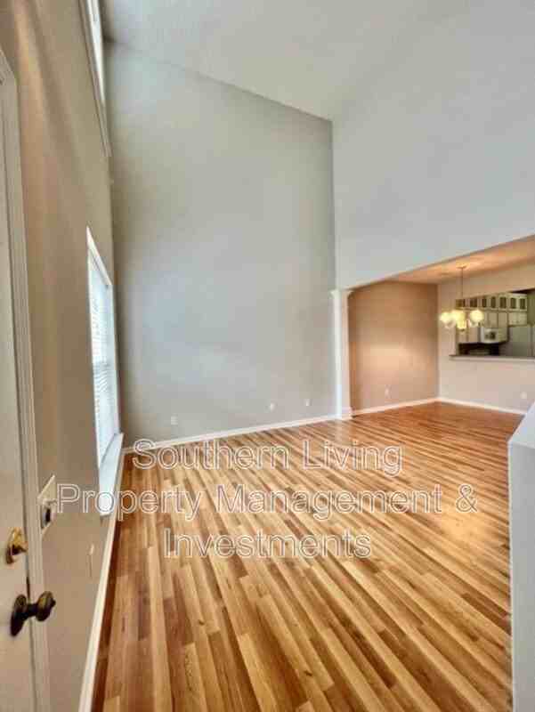 8214 Drakeview Ct - Photo 4 of 19